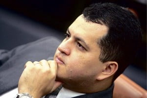 Vice-prefeito Agenor Mariano (PMDB), autoproclamado porta-voz do Paço: algo está fora da ordem