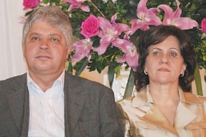 Ex-governador Alcides Rodrigues e a esposa Raquel: pela família, tudo. Aos amigos, o que sobrar