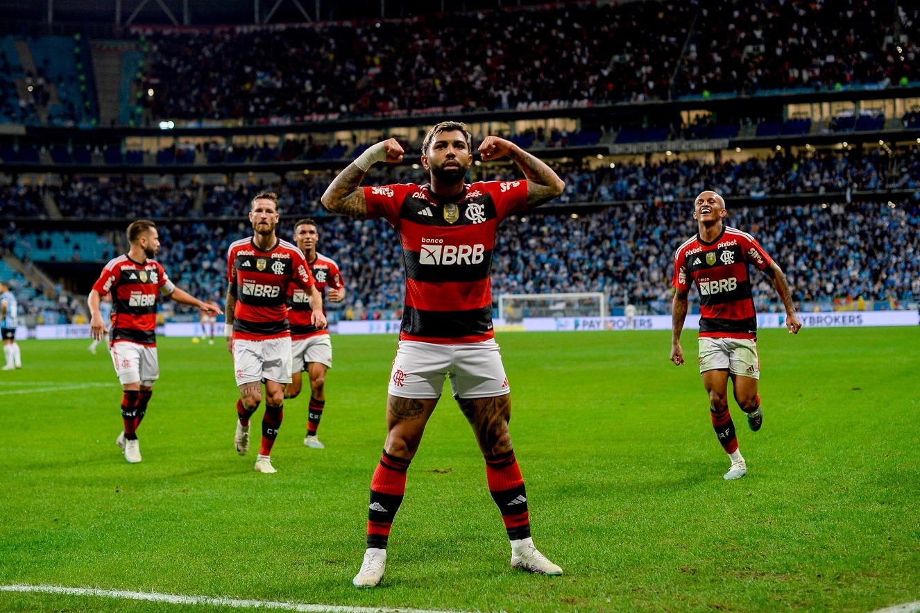 Flamengo é o time da Série A que mais sofre e comete pênaltis em